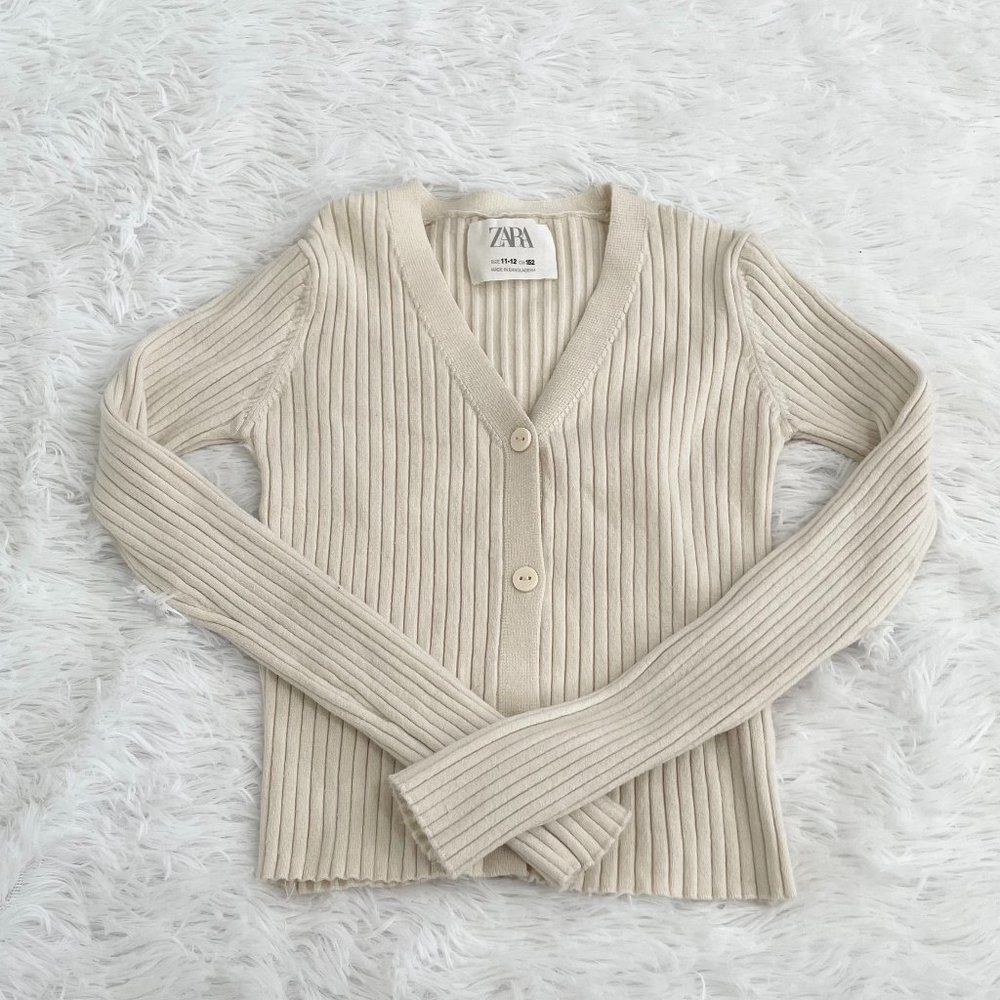 Girls Zara V Neck Button Long Sleeve in Cream Size 11-12